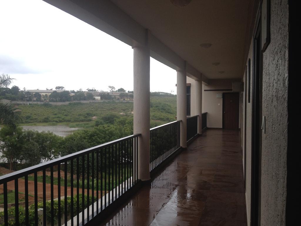 Cotton County Club And Resort Hubli Bilik gambar