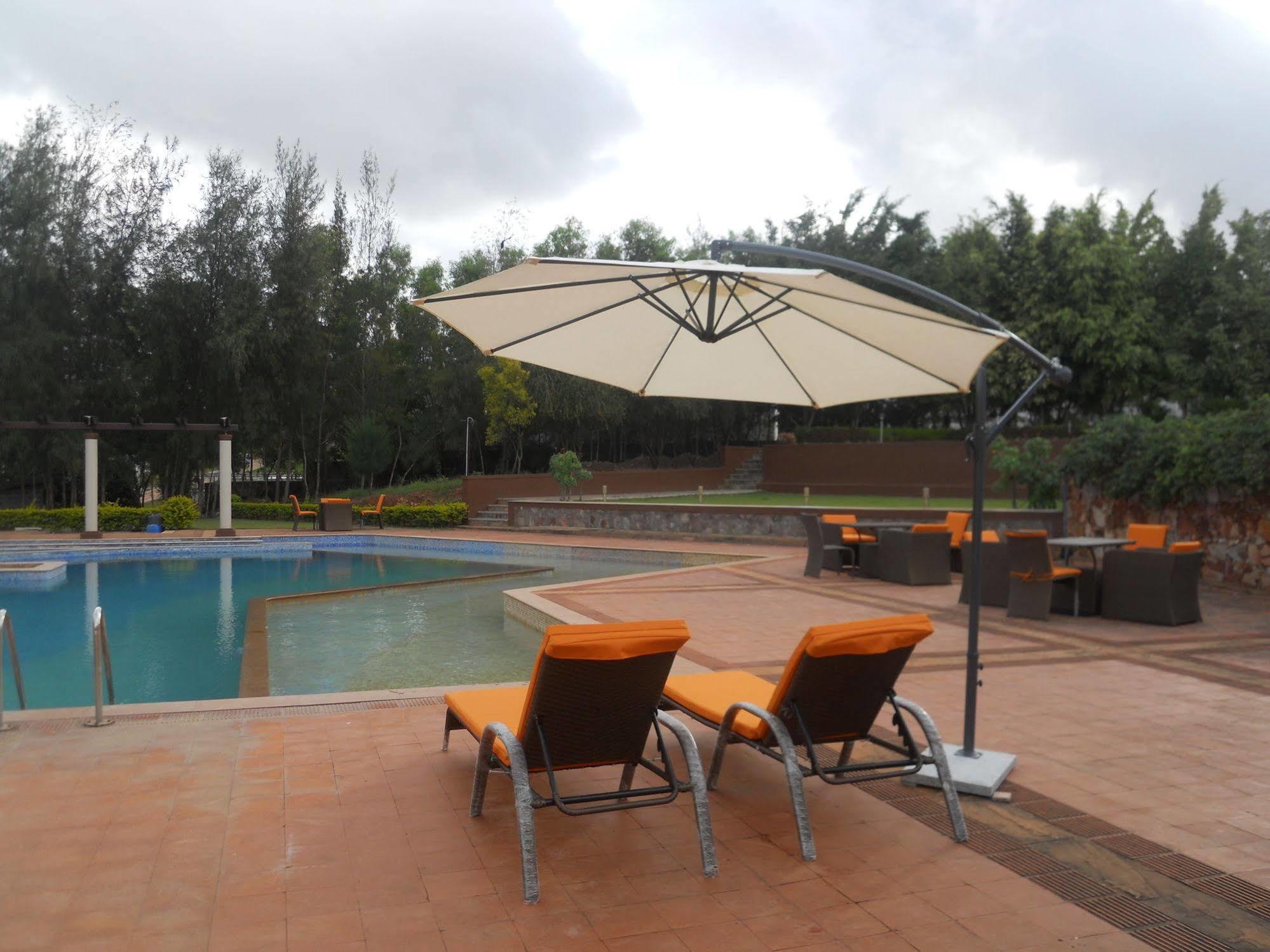 Cotton County Club And Resort Hubli Luaran gambar
