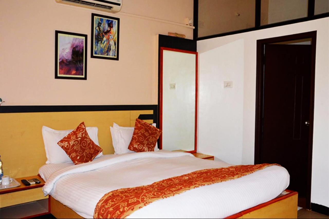 Cotton County Club And Resort Hubli Luaran gambar