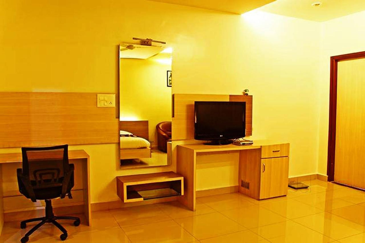Cotton County Club And Resort Hubli Luaran gambar