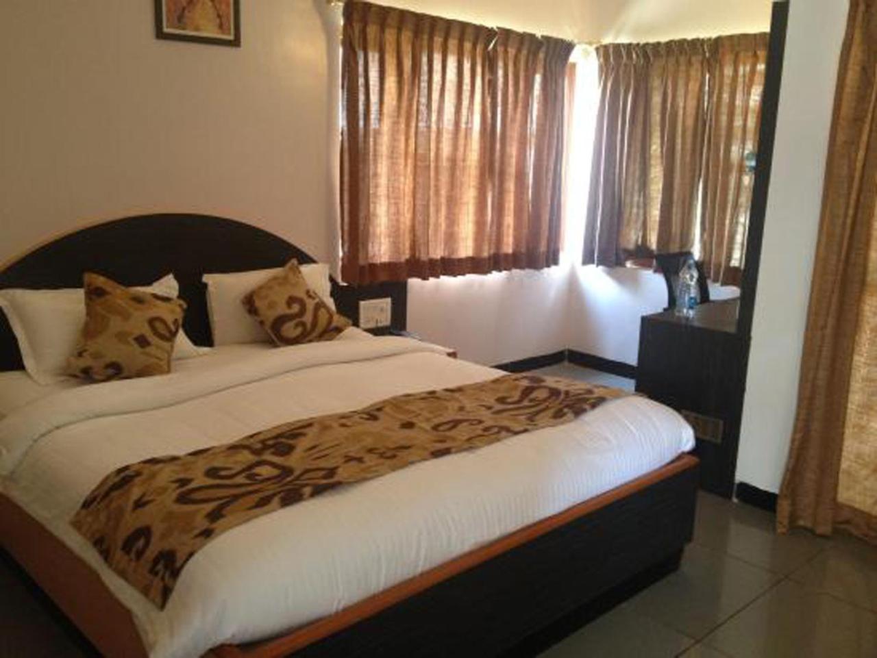 Cotton County Club And Resort Hubli Luaran gambar