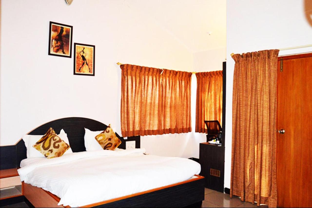 Cotton County Club And Resort Hubli Luaran gambar