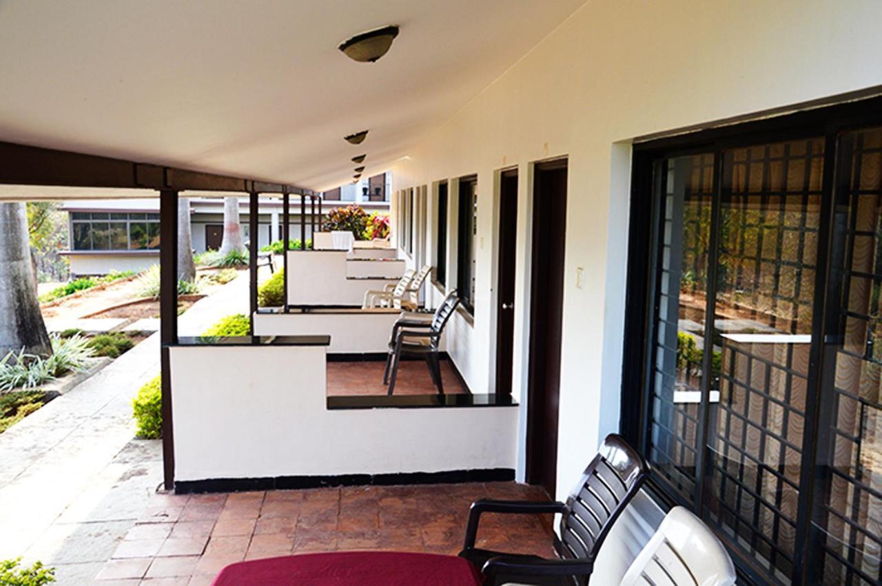 Cotton County Club And Resort Hubli Luaran gambar