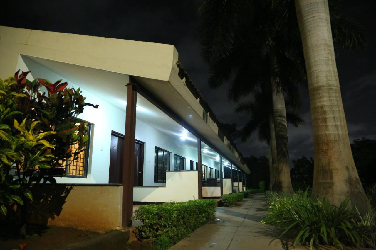 Cotton County Club And Resort Hubli Luaran gambar