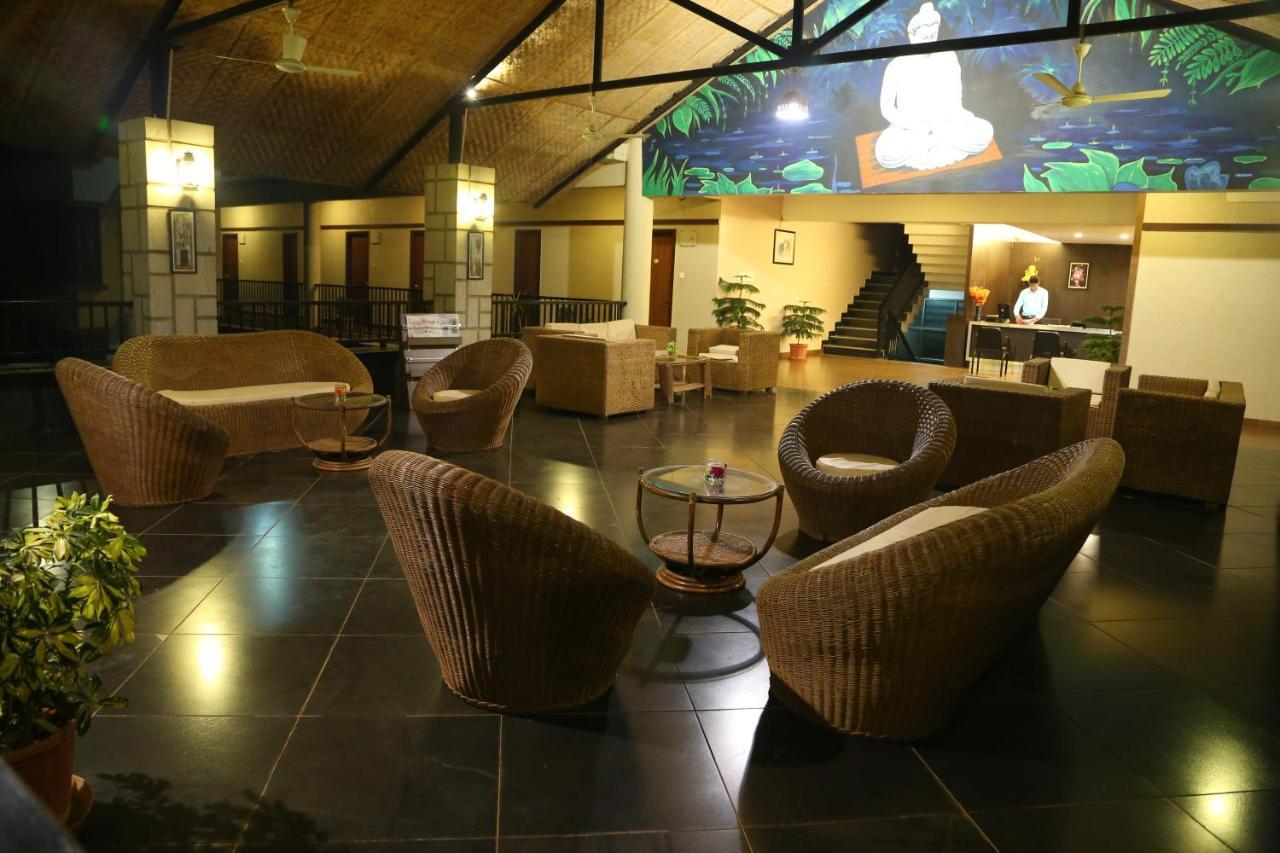 Cotton County Club And Resort Hubli Luaran gambar